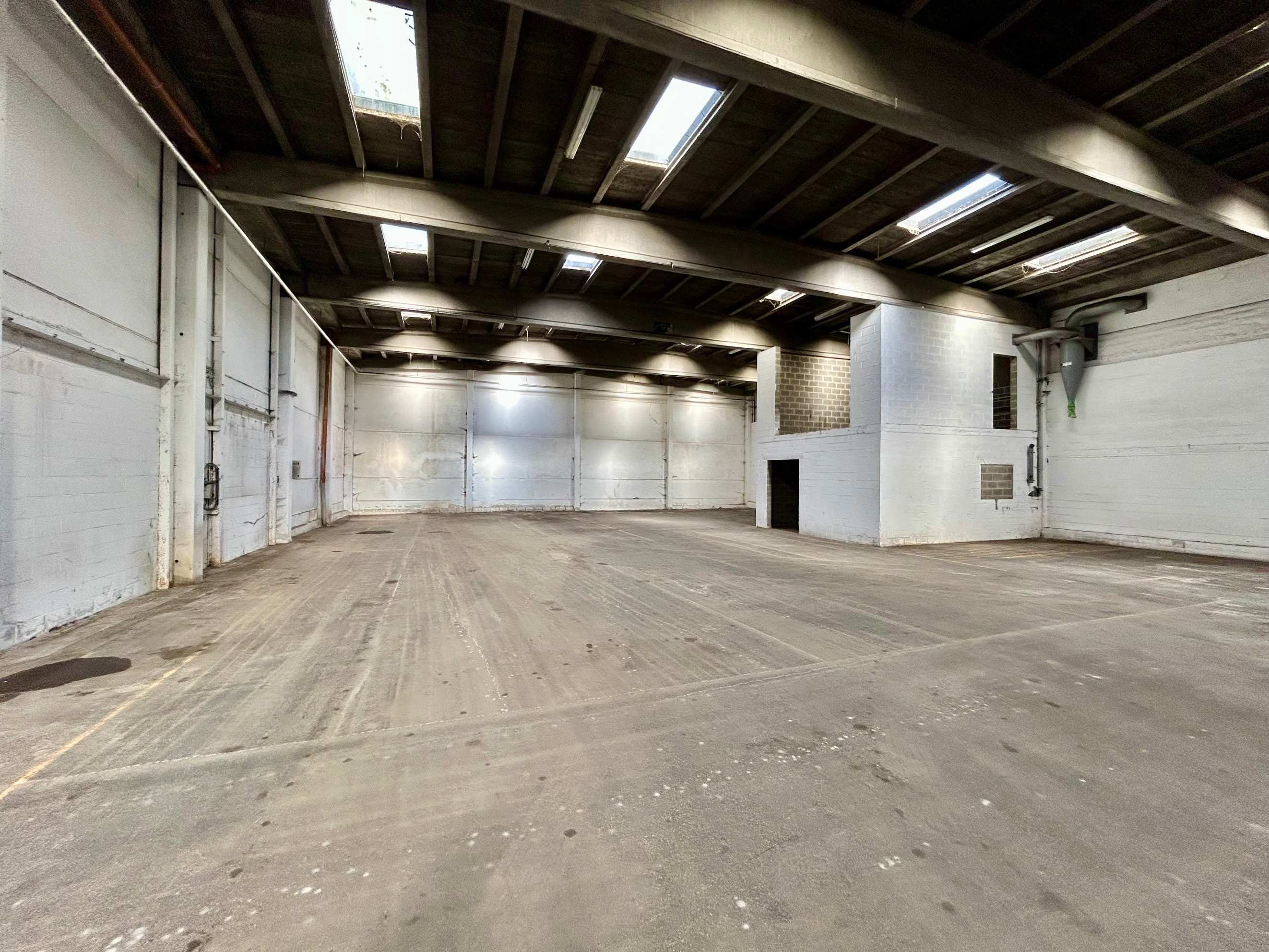 Entrepôt 400m²