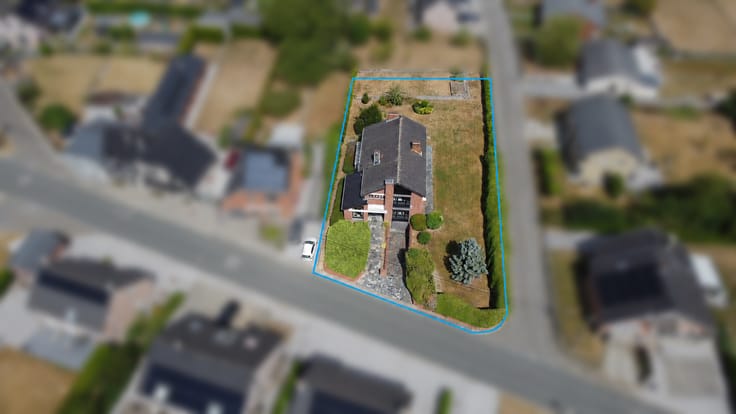 Villa 4 façades sur terrain de +/- 12,5 ares